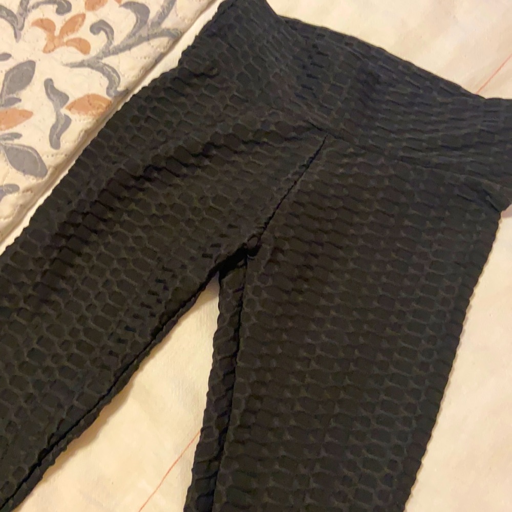 Tik Tok black scrunch butt Leggings